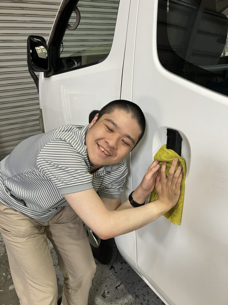 車を超ピカピカに掃除しました！！！！